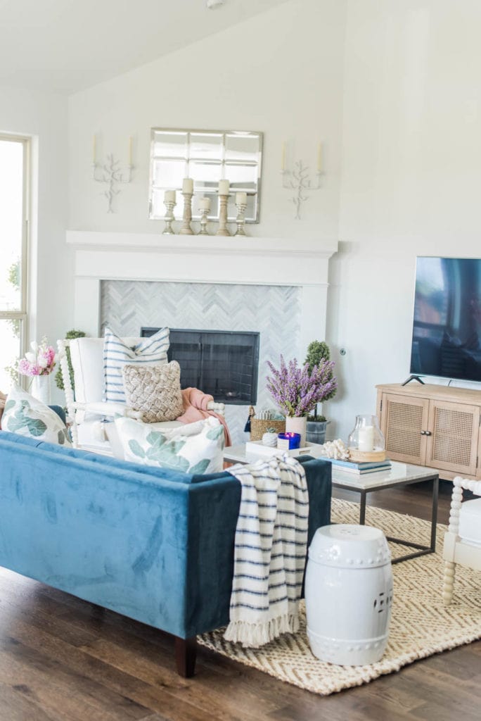 Summer Living Room Home Decor Ideas + Loveliest Looks of Summer