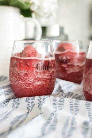 A delicious Spicy Wine Frosé Cocktail Recipe to celebrate a girls night in to watch Bookclub! #ad #Bookclub