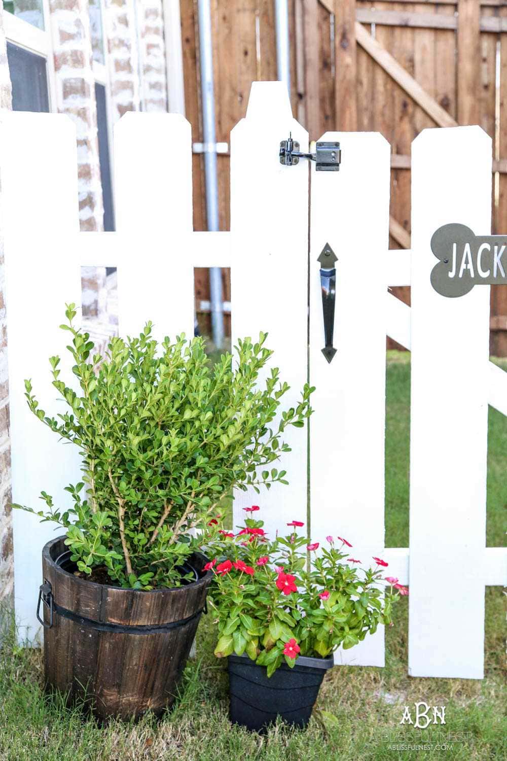 Follow our simple steps to recreate this dog gate for your own backyard with this essential gate kit from National Hardware. #ad #NationalHardware