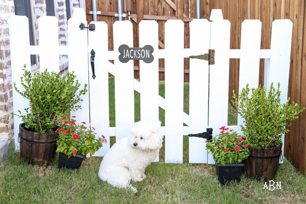 Follow our simple steps to recreate this dog gate for your own backyard with this essential gate kit from National Hardware. #ad #NationalHardware