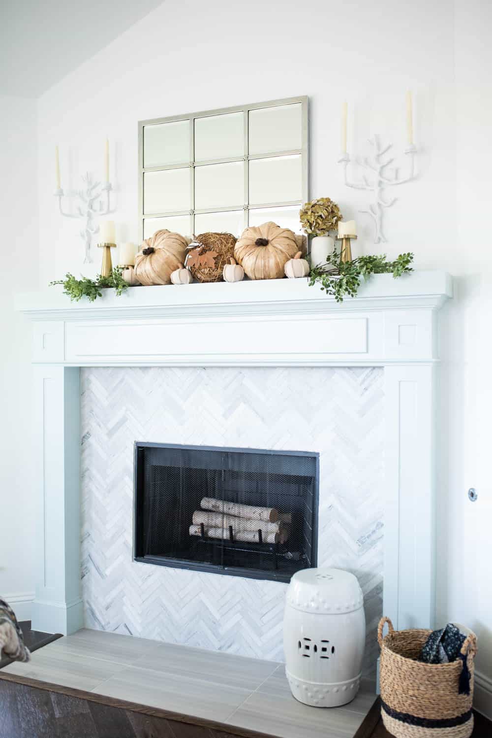 Beautiful neutral pops of fall decor and lots of texture in this fall living room home tour. #ABlissfulNest #falldecor #falldecorating #fallideas