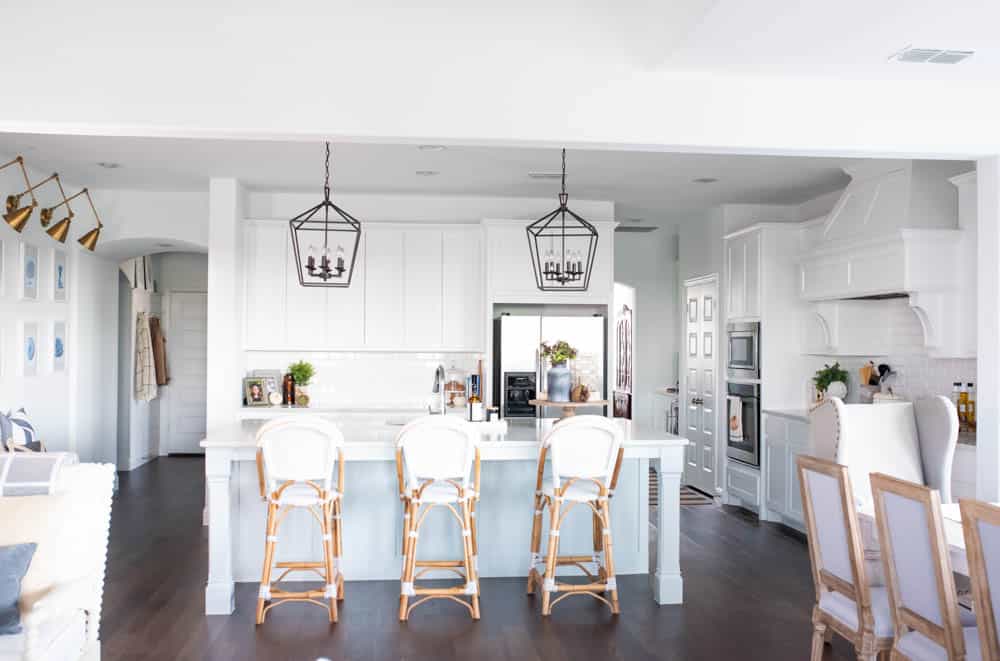 Beautiful simple and neutral pops of fall decor and lots of texture in this fall kitchen home tour. #ABlissfulNest #falldecor #falldecorating #fallideas