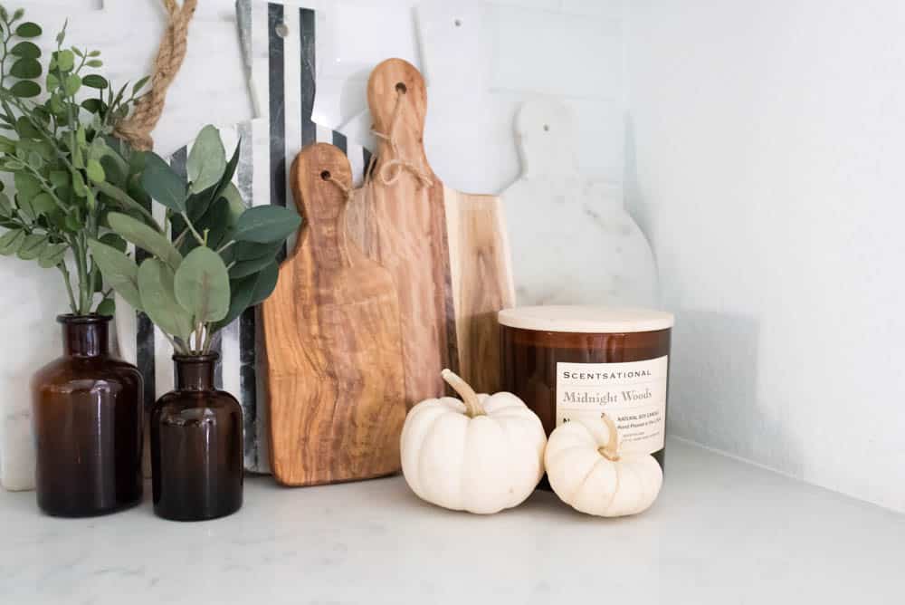 Beautiful simple and neutral pops of fall decor and lots of texture in this fall kitchen home tour. #ABlissfulNest #falldecor #falldecorating #fallideas