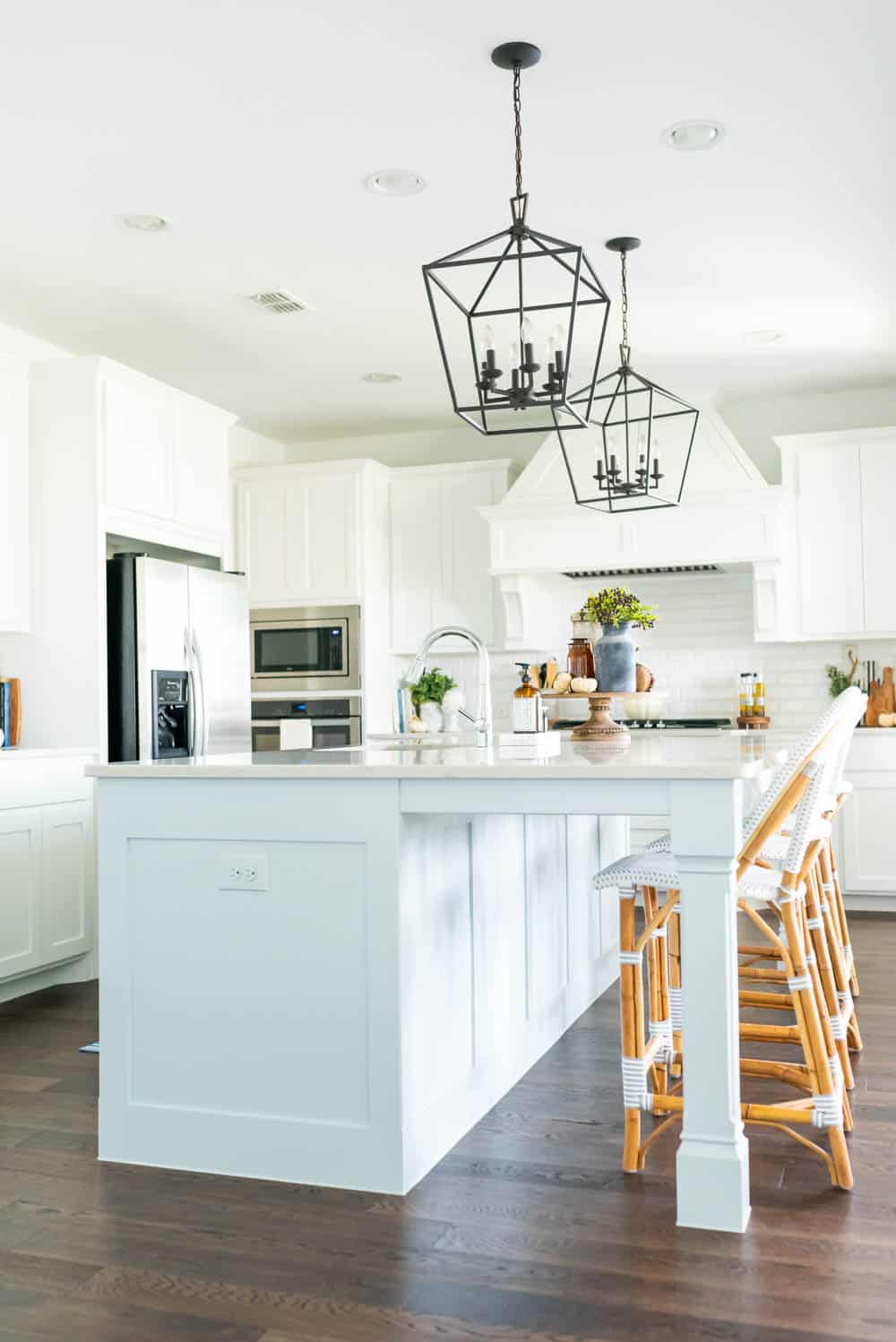 Beautiful simple and neutral pops of fall decor and lots of texture in this fall kitchen home tour. #ABlissfulNest #falldecor #falldecorating #fallideas