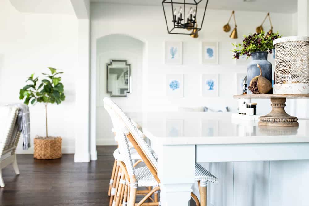 Beautiful simple and neutral pops of fall decor and lots of texture in this fall kitchen home tour. #ABlissfulNest #falldecor #falldecorating #fallideas