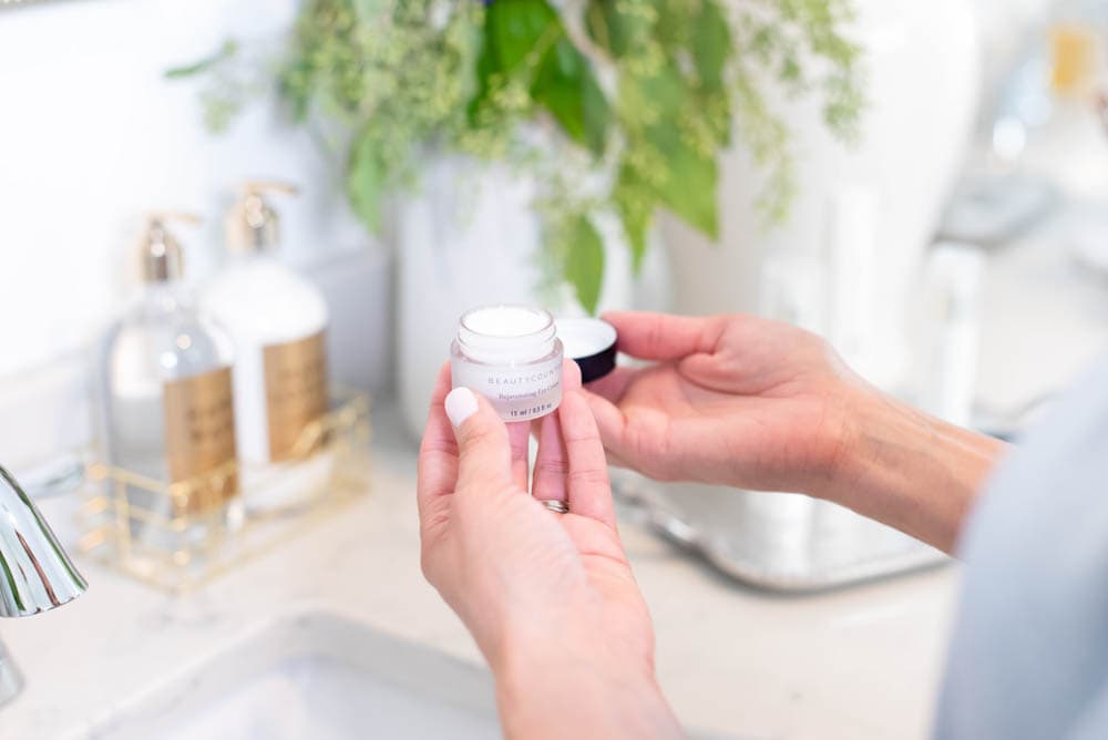 Using safe and cleaner beauty products on your face are game-changing in your morning skincare routine. This is a step by step guide on the best skincare products to use to fight aging. #ABlissfulNest #skincare #skincareroutine40s