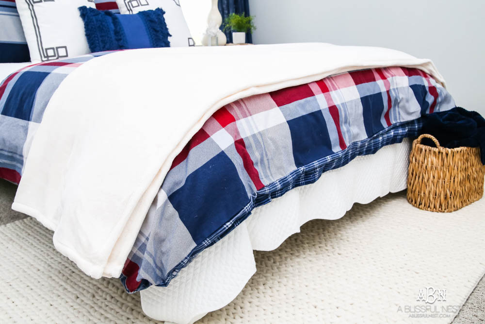 Jazz up your guest bedroom with beautiful plaid bedding and cozy essentials from Kohl's! #ad #WinterBedding #KohlsFinds #guestbedroom #plaid