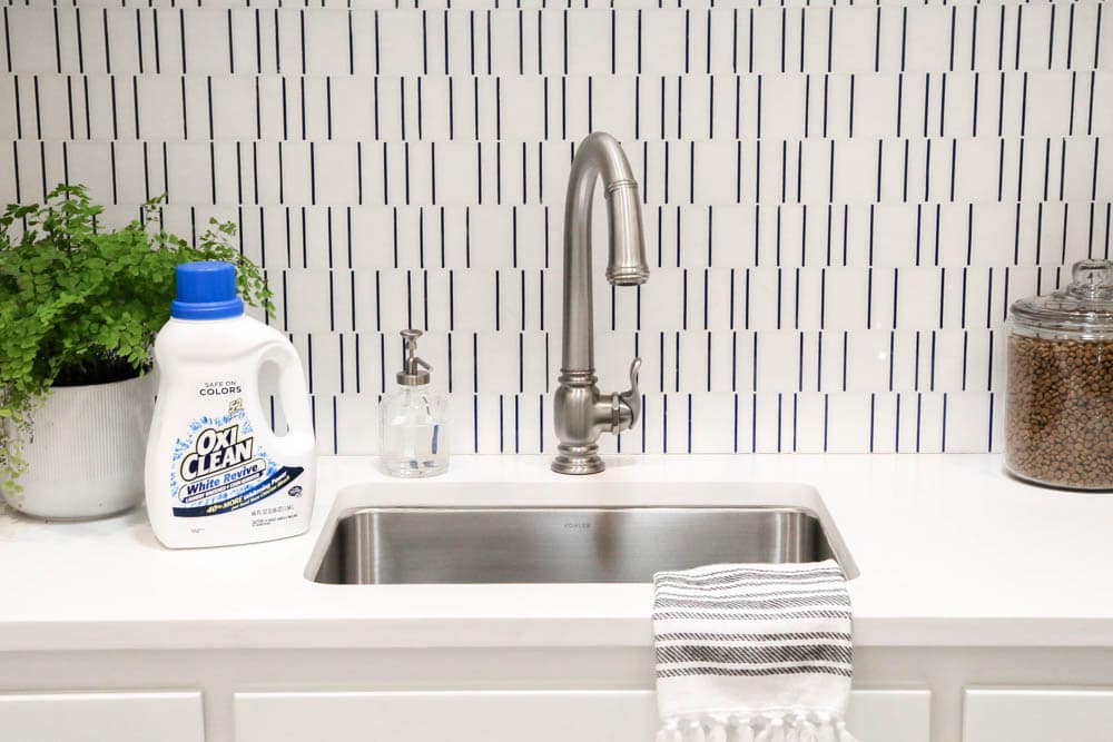 Everyone needs these OxiClean products in their cleaning and Laundry room cabinets to take care of your home. #ad #OxiClean #OxiCleanWOW #SmartSolutions