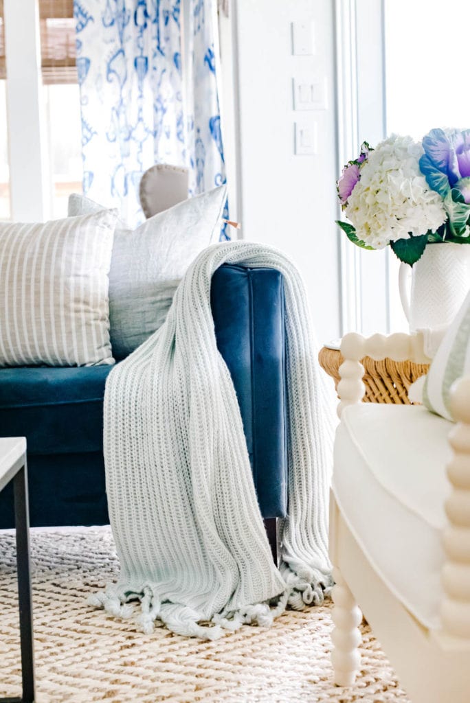 Summer Home Tour + Simple and Fresh Summer Living Room Decor - A ...