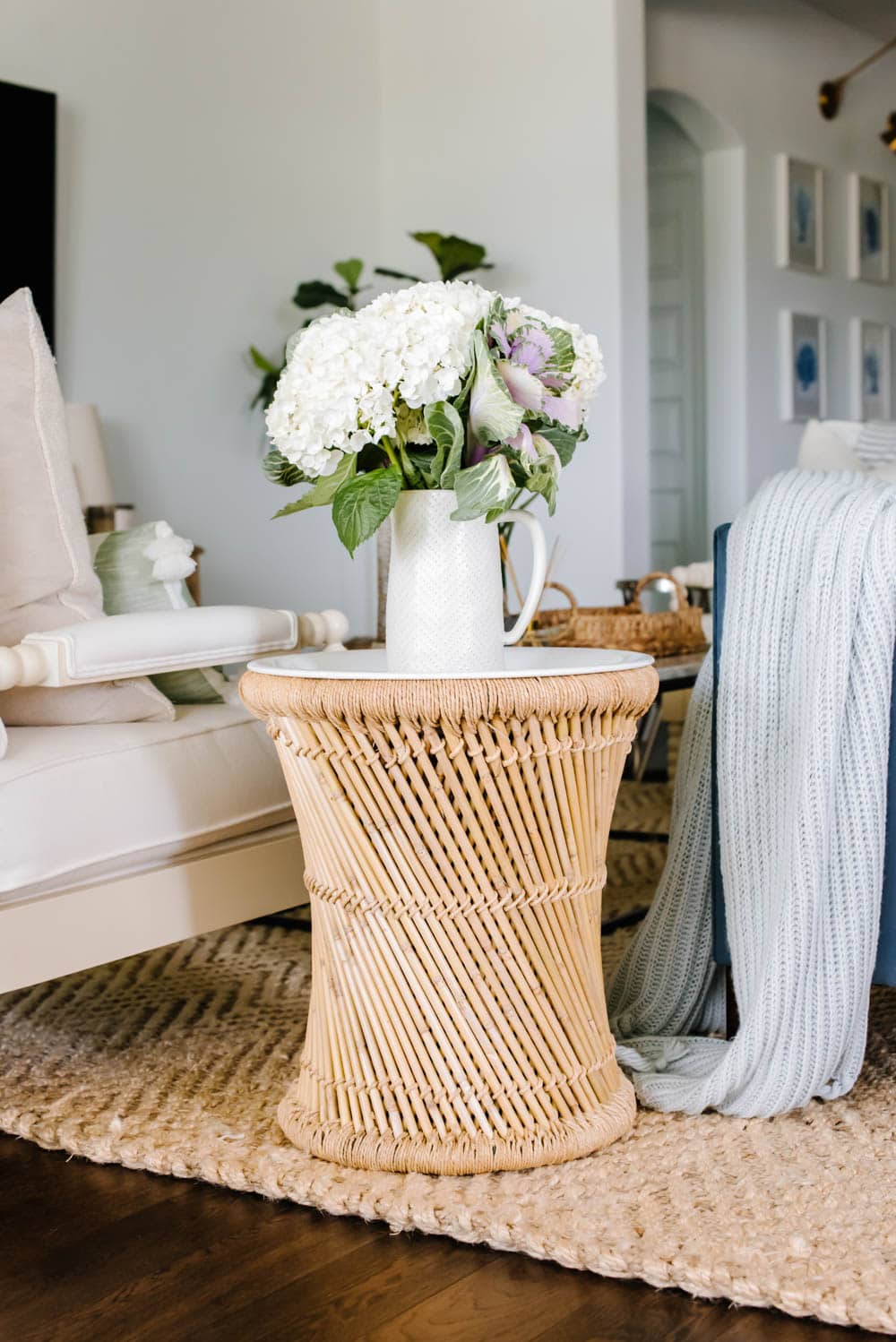 Tips to get a fresh curated look for summer effortlessly. #ABlissfulNest #summerhomedecor #summerstyle