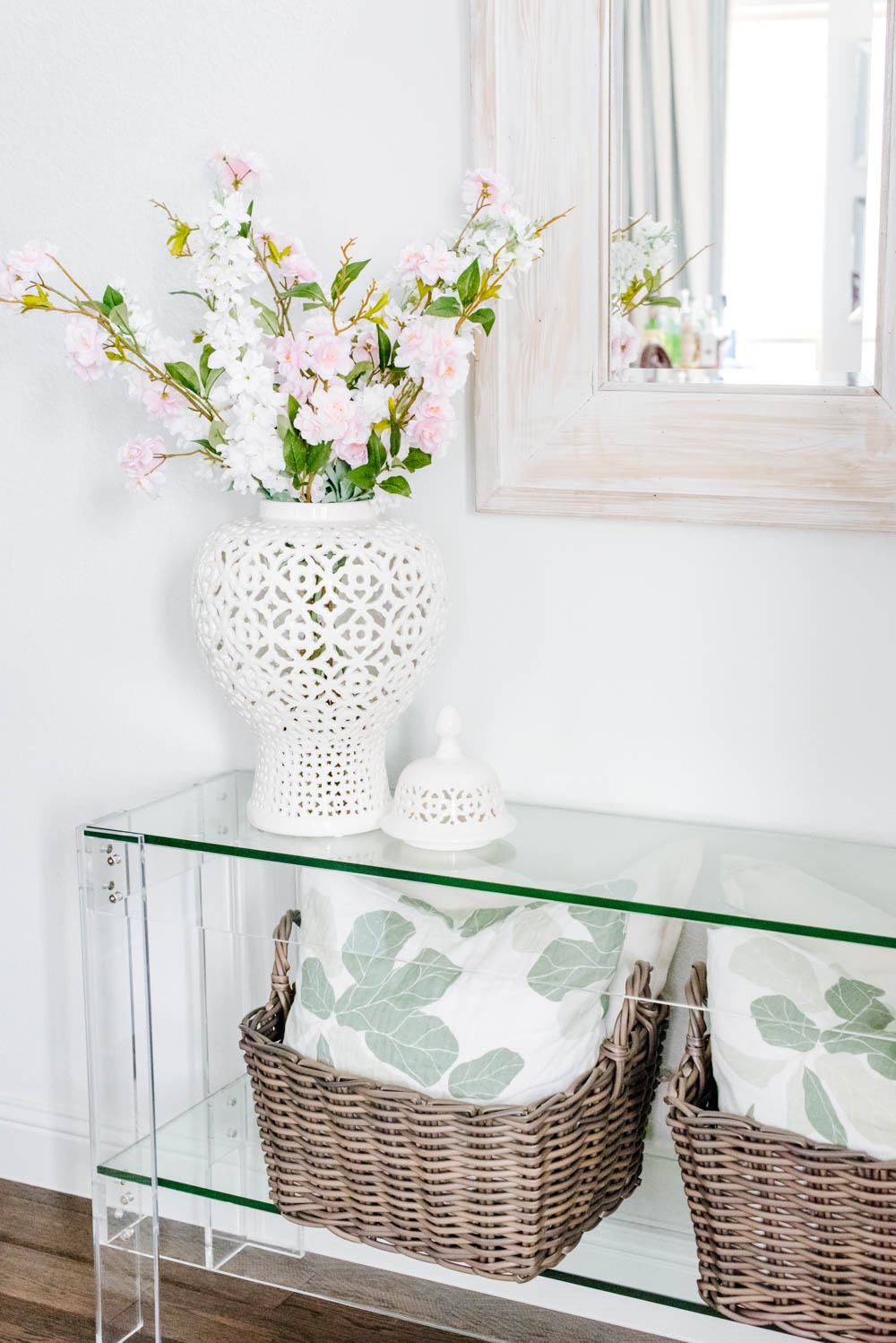 Summer Decor Ideas for The Entryway: