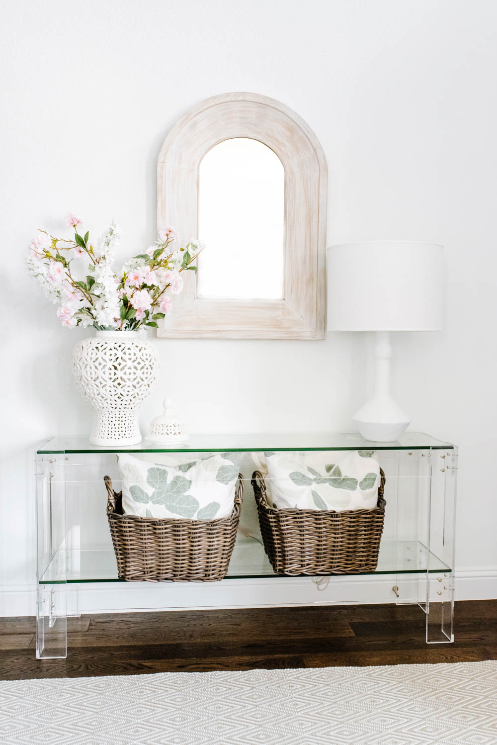 Summer Decor Ideas for The Entryway: