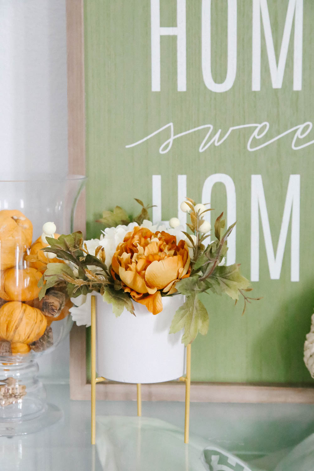 Simple Fall Decor Touches for The Entry