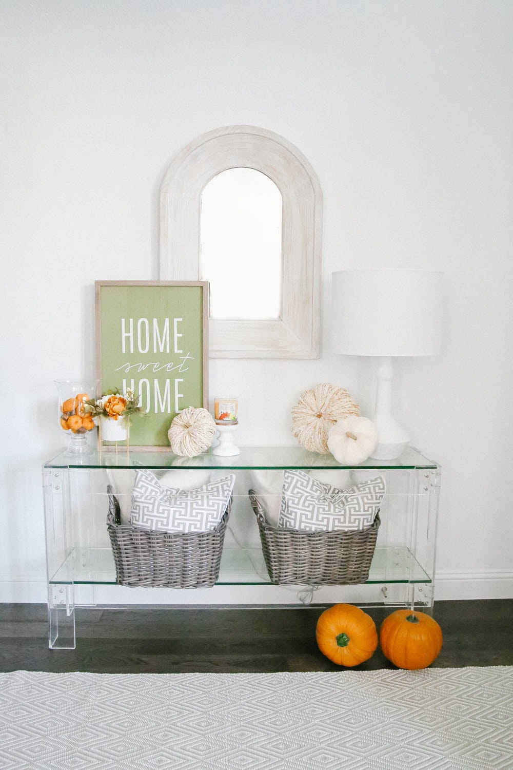 Simple Fall Decor Touches for The Entry