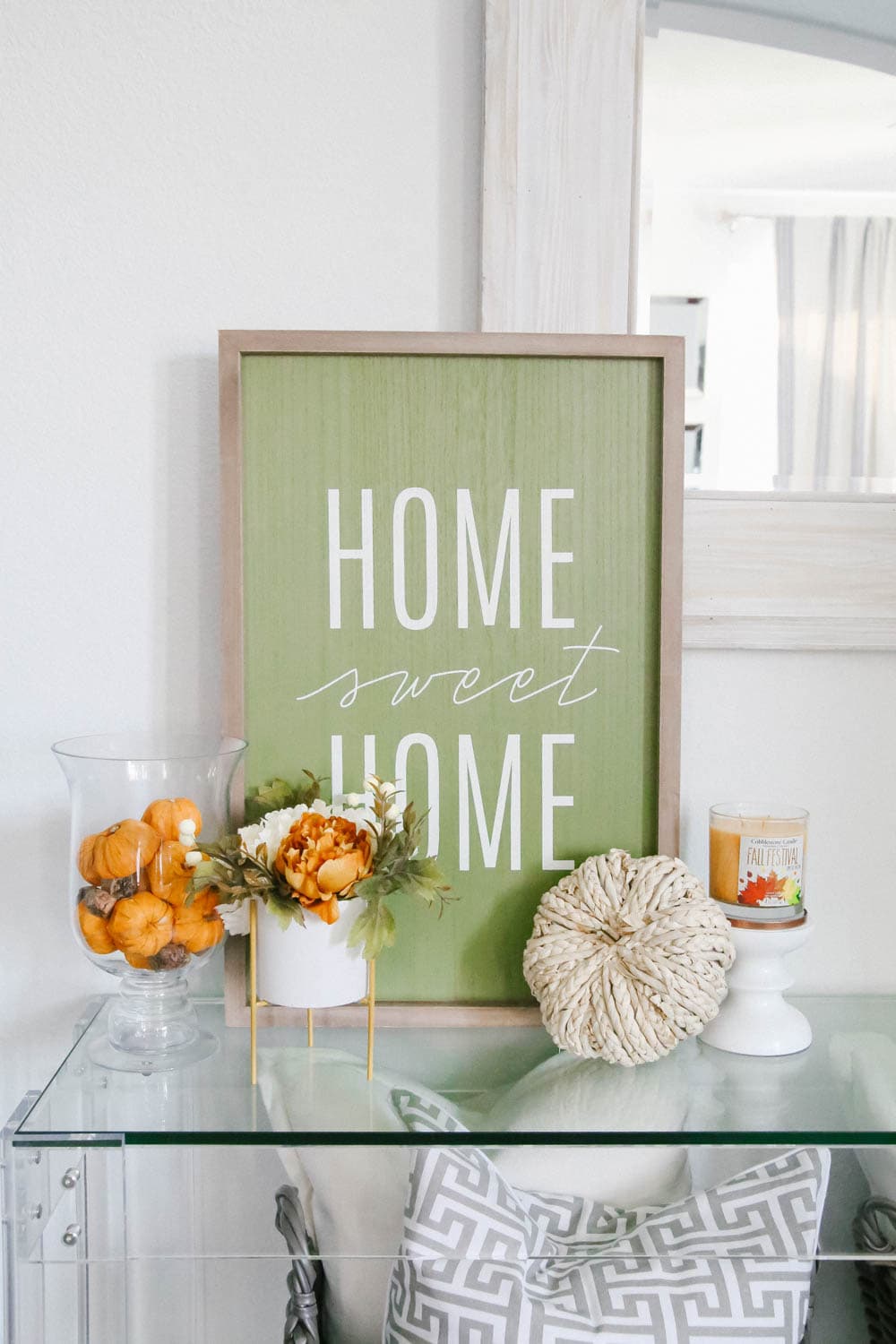 Simple Fall Decor Touches for The Entry