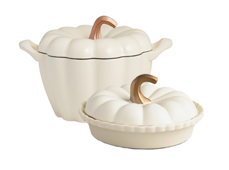 This white enameled pumpkin dutch oven and pumpkin pie dish are great holiday hostess gift ideas! #ABlissfulNest