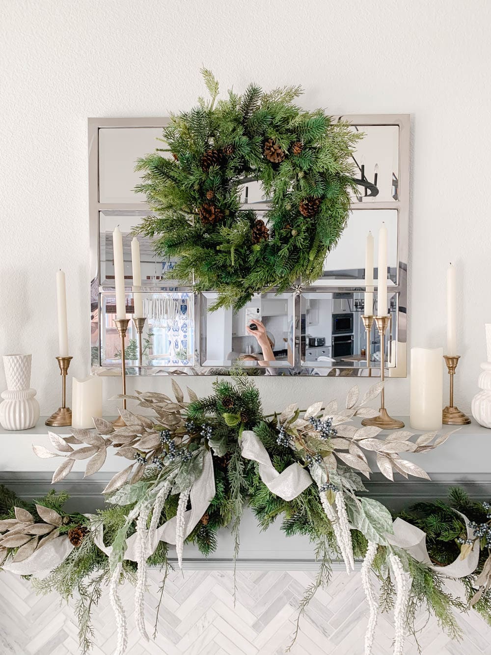 Get my tips to hang your garland for the holidays without damaging your walls! #ABlissfulNest #christmasdecor #christmasmantle