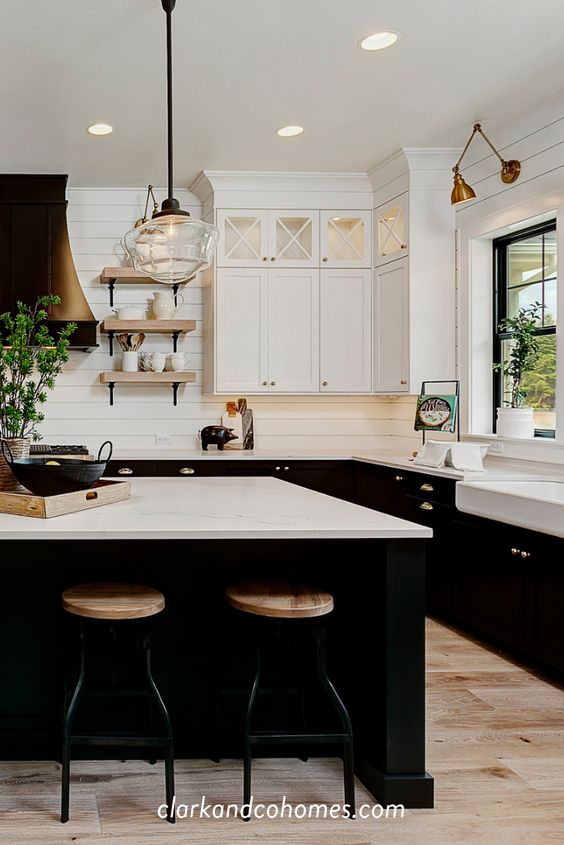 Gorgeous black kitchens with industrial farmhouse accents.