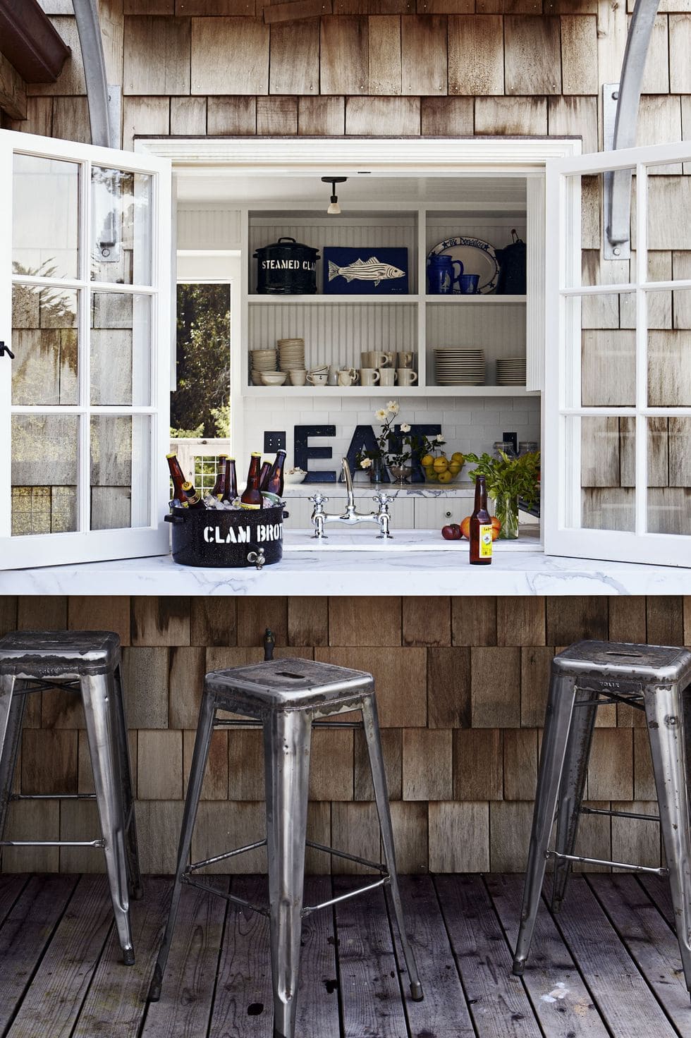 Home Bar Set Up, Indoor v Outdoor