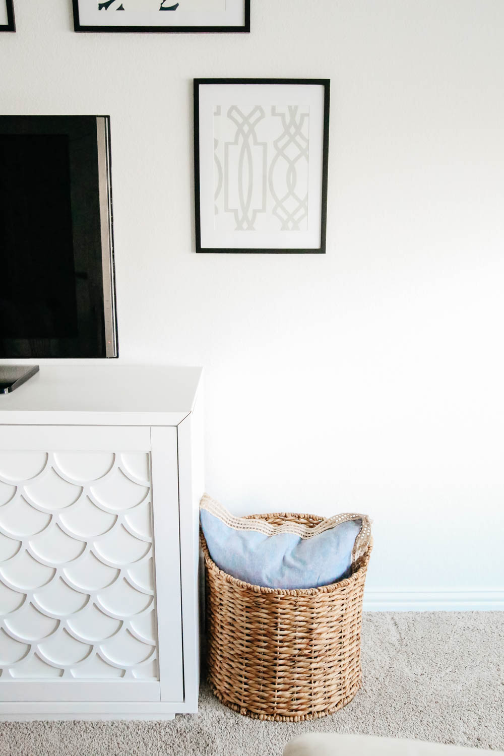 basket with pillows. game room decor ideas. family room flex space. #ABlissfulNest #gameroom #mediaroom