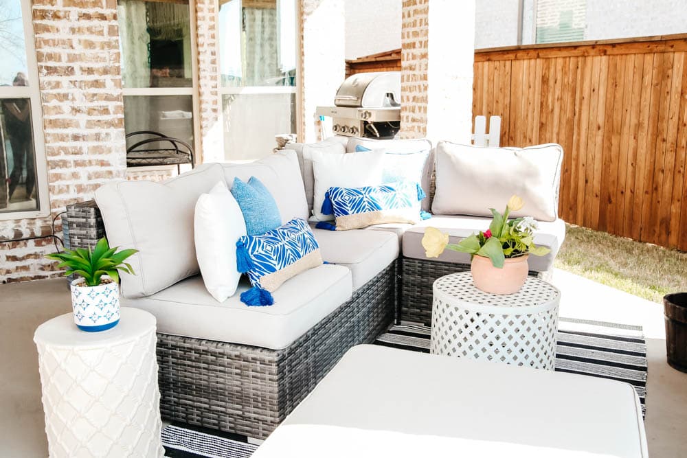 Patio decor ideas on a budget, #ABlissfulNest #patio #outdoor #backyard