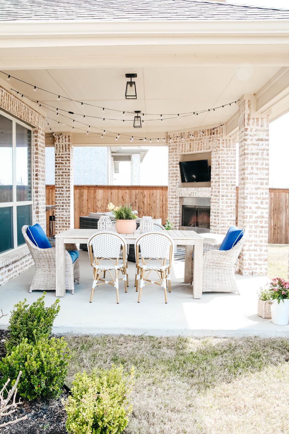 Affordable design tips to help decorate your patio for spring. #ABlissfulNest #patio #outdoor #backyard