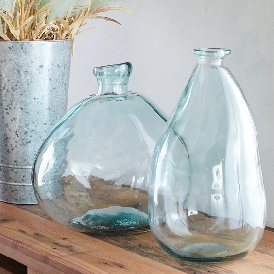 How to decorate with recycled glass vases