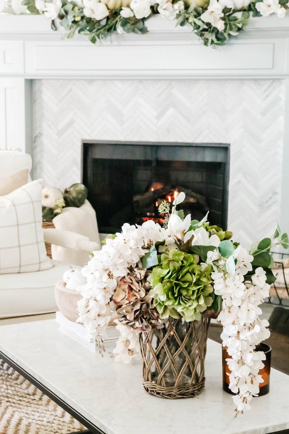 Beautiful faux flowers in this fall home tour. #ABlissfulNest #falldecoratingideas