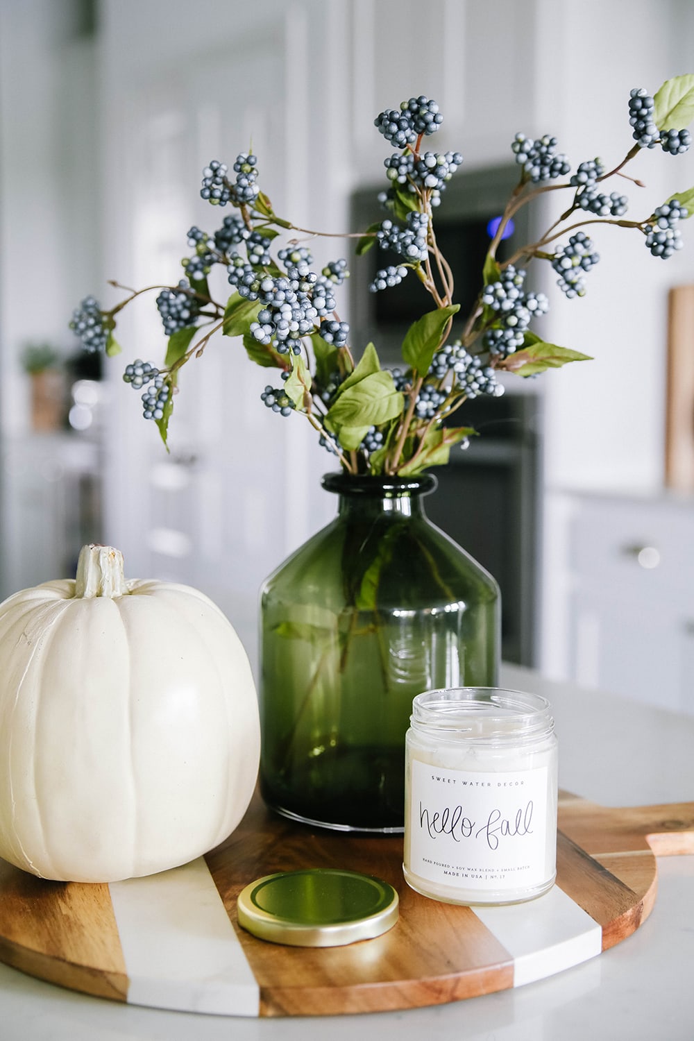 All my favorite scents in candles for the fall season and where to buy them. #ABlissfulNest #fallcandles #falldecor