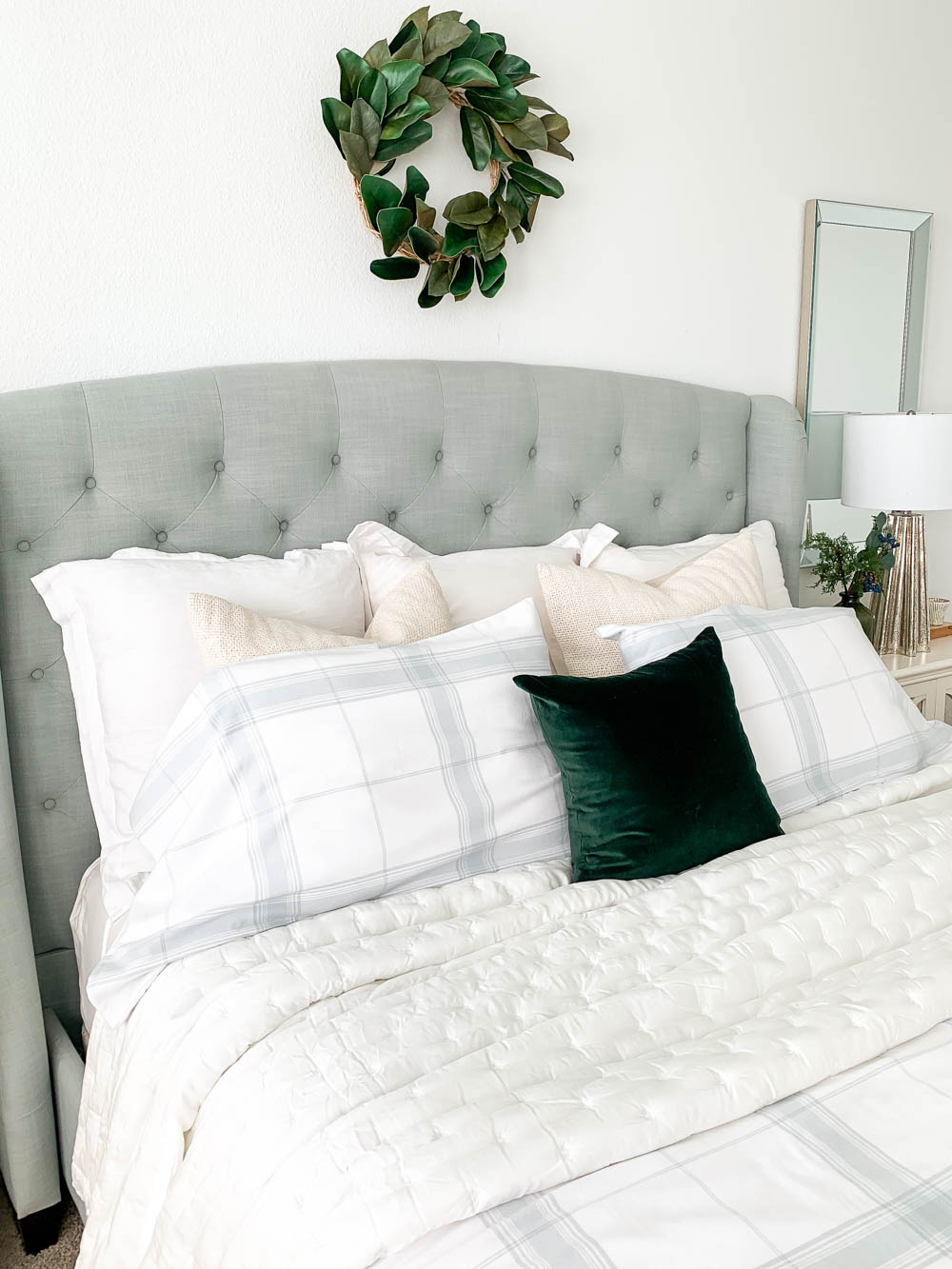 Add cozy bedding to make your bedroom full of holiday vibes for the season. #ABlissfulNest #bedroomdecor #christmas