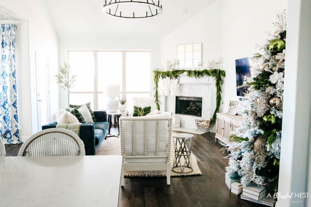 Winter green and white Christmas color scheme. Christmas decorating ideas. #ABlissfulNest #christmasdecor #christmasideas