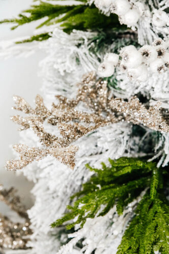 How to Decorate A Christmas Tree - Step By Step Guide - A Blissful Nest