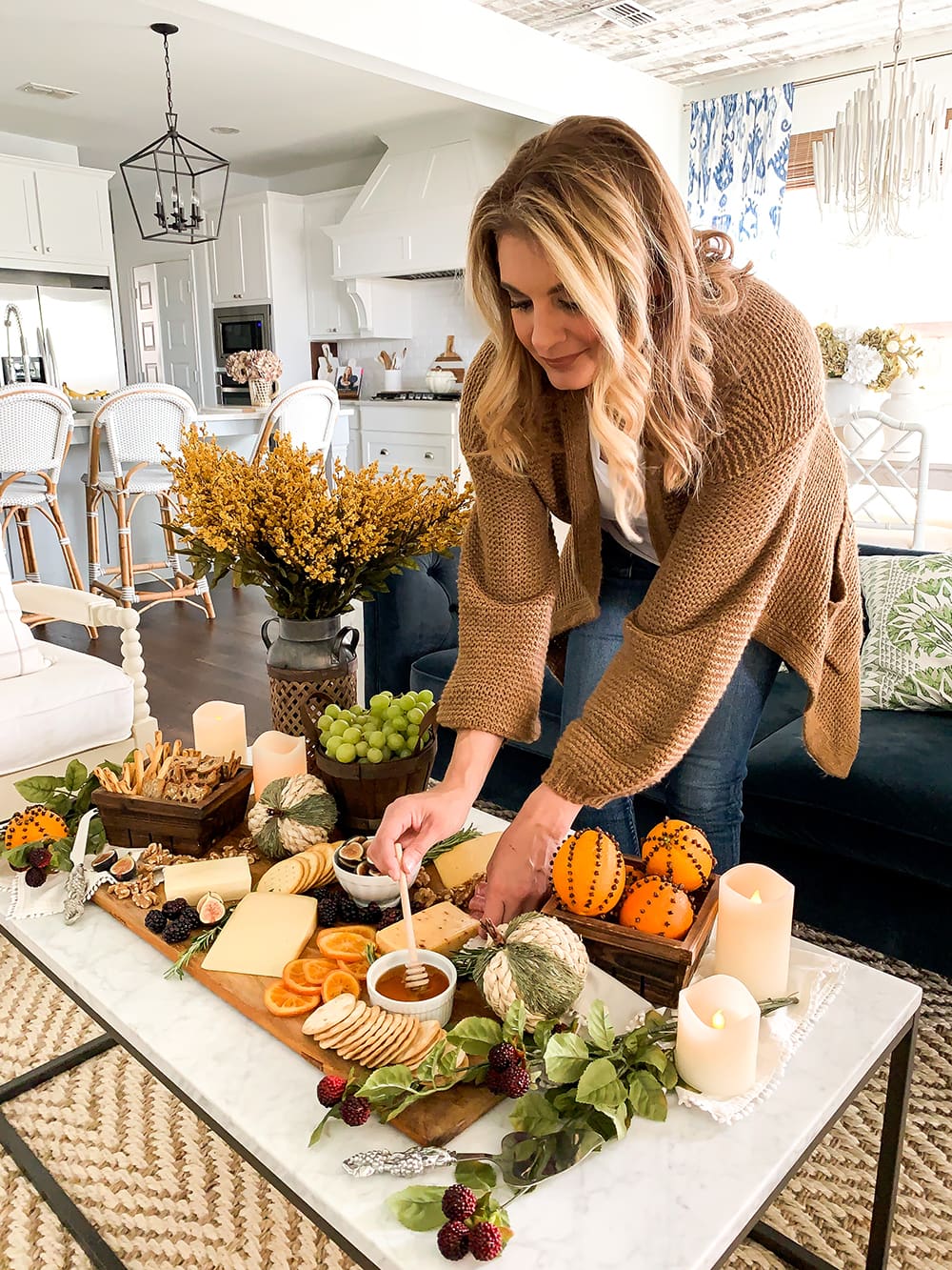 Such an easy and delicious smelling orange clove pomander to add to your fall tables and to decorate with. #ABlissfulNest #fall #appetizer