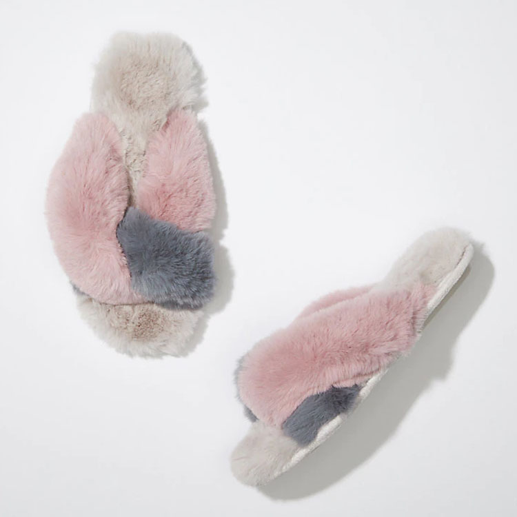 These slipper sandals are so cute and would be a great gift idea! #ABlissfulNest