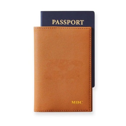 This monogrammed passport holder is such a great Christmas gift! #ABlissfulNest