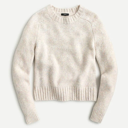 This crewneck sweater is a great, under $100 gift idea! #ABlissfulNest