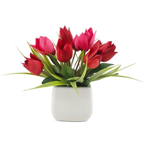 This artificial floral arrangement is a great Valentine's Day gift - it'll stay this beautiful forever! #ABlissfulNest