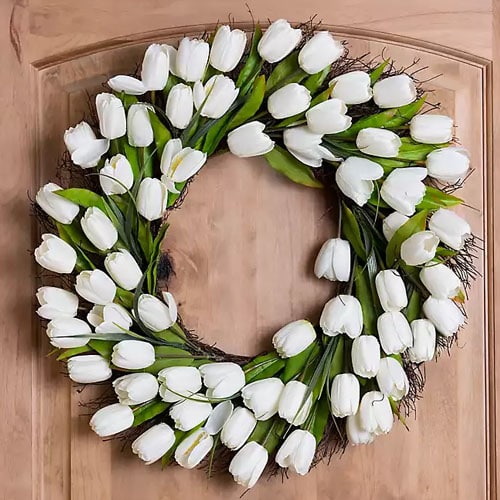 There's nothing more classic than a white tulip wreath for spring! #ABlissfulNest