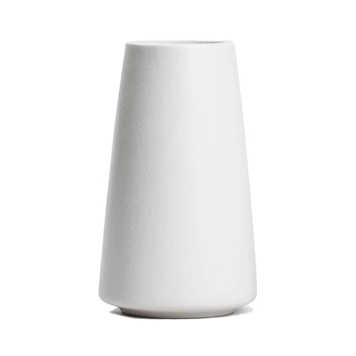 This white ceramic vase is under $20 and it's a perfect gift idea this Mother's Day! #ABlissfulNest