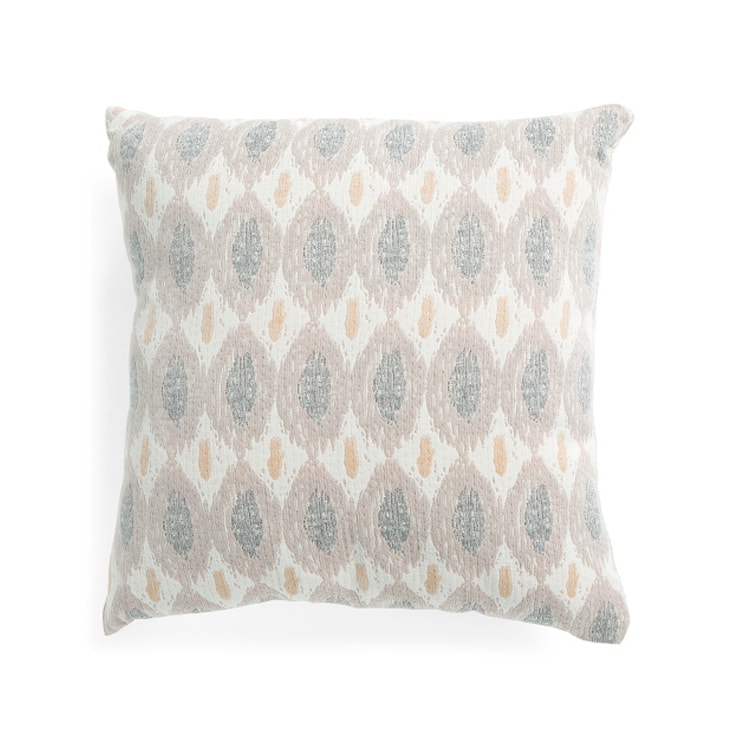 This pastel textured throw pillow is a perfect addition to your home for spring! #ABlissfulNest