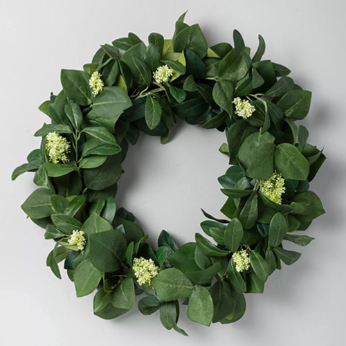 This wreath is a beautiful, simplistic summer wreath for your front door! #ABlissfulNest