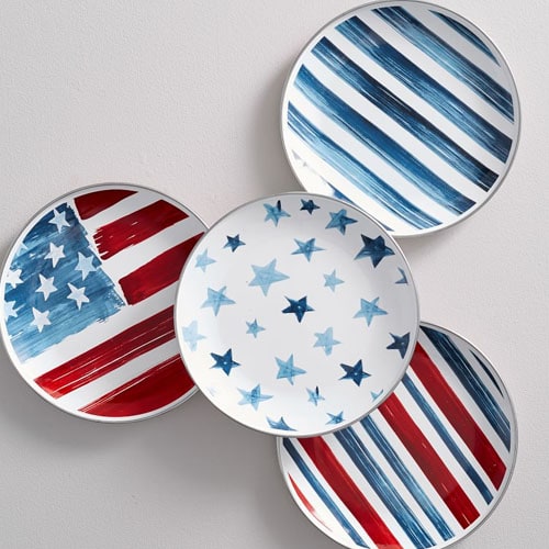 These star and striped salad plates are a must have to entertain outside this summer! #ABlissfulNest