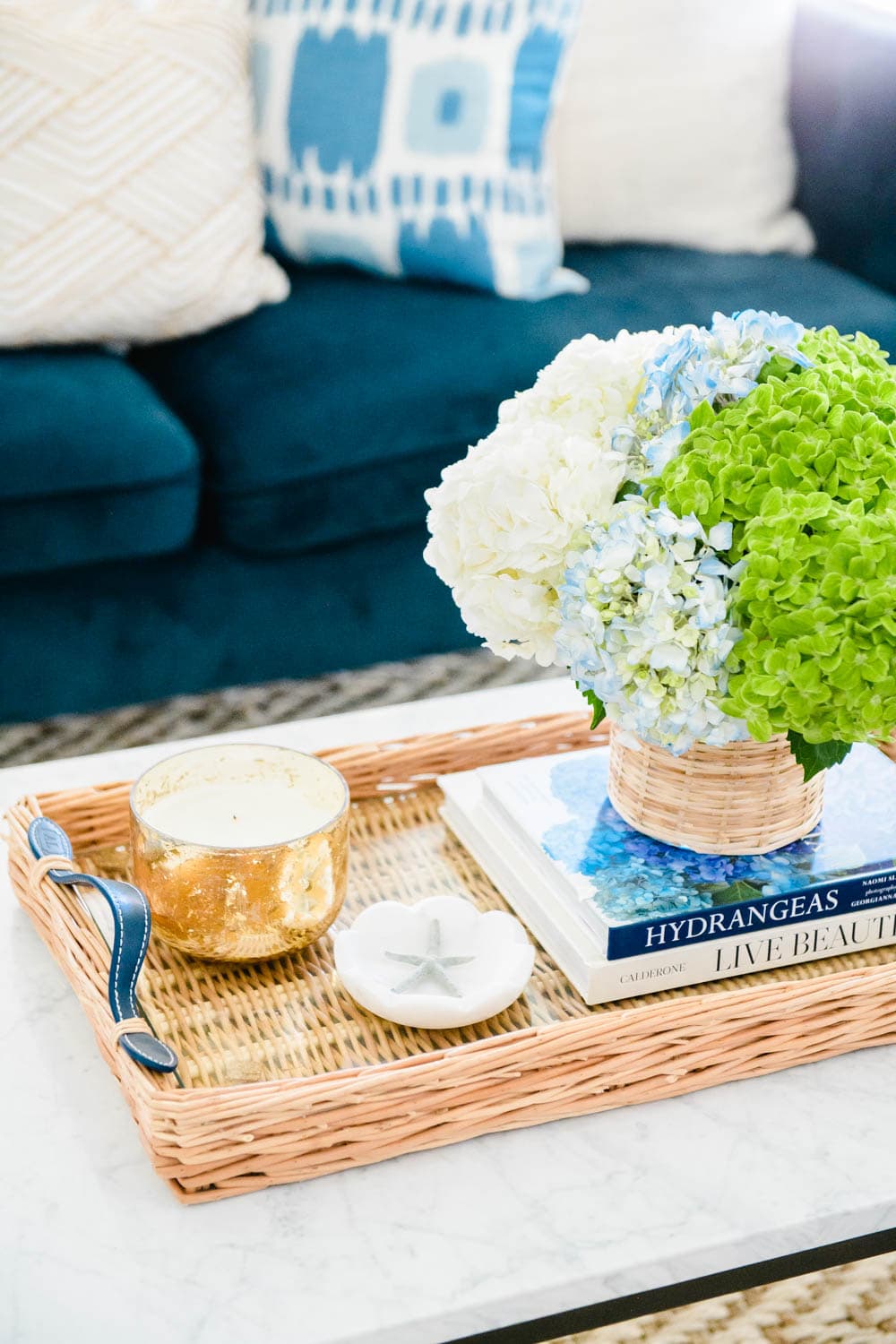 Summer fresh hues in this summer decor for a seasonal update. Fresh flowers, blue & white, green decor. #ABlissfulNest #summerdecor #summerhometour #livingroom