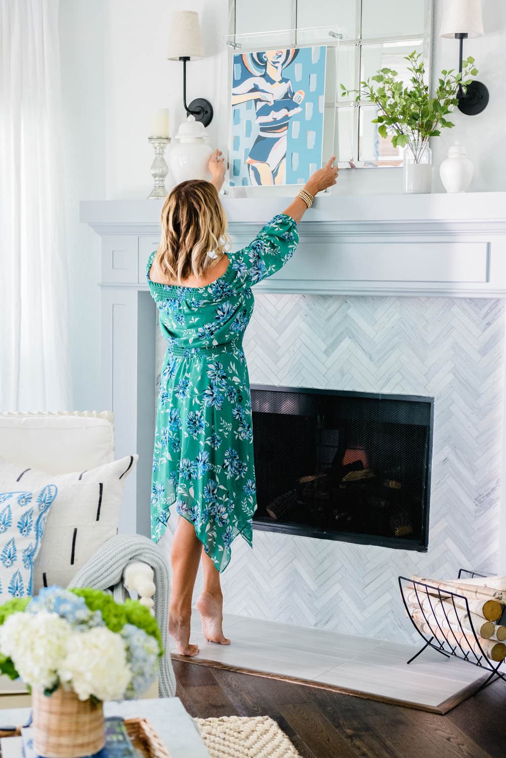 Summer fresh hues in this summer decor for a seasonal update. Fresh flowers, blue & white, green decor. #ABlissfulNest #summerdecor #summerhometour #livingroom