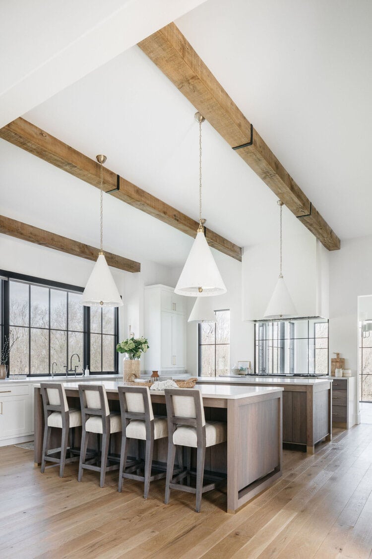 This natural toned kitchen designed by Kate Marker Interiors is such a big, opened and beautiful space!