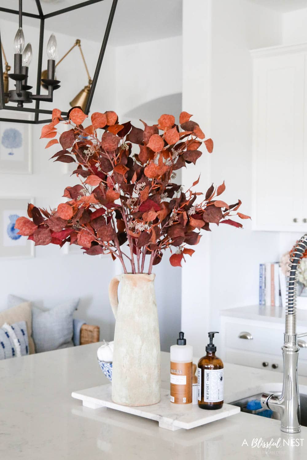 Beautiful fall decor ideas to make a stylish home for the autumn season. #ABlissfulNest #falldecor #fallideas