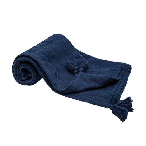 This indigo throw blanket is a great gift idea for women this holiday season! #ABlissfulNest