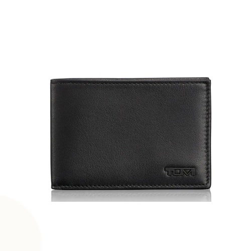 This leather wallet is a perfect gift for men this holiday season! #ABlissfulNest