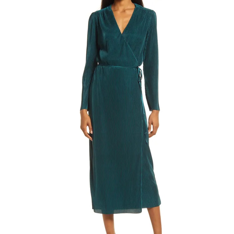 This wrap midi dress is perfect for the holidays! #ABlissfulNest