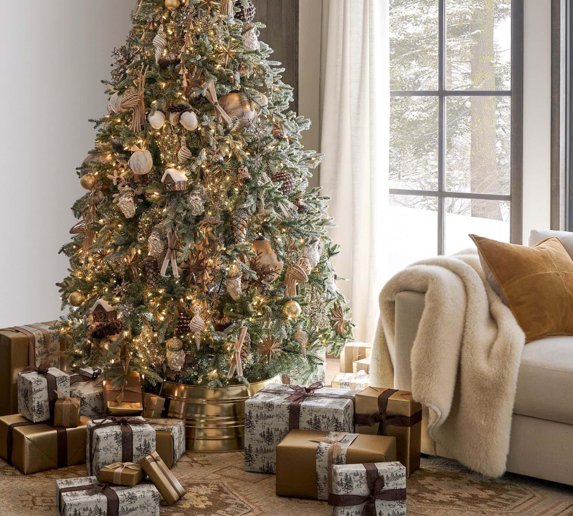 Beautiful Christmas Tree Collars + Where to Buy Them